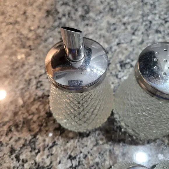 Vintage 5 pcs diamond point pressed glass table service set. Salt, pepper, syrup - Picture 5 of 12